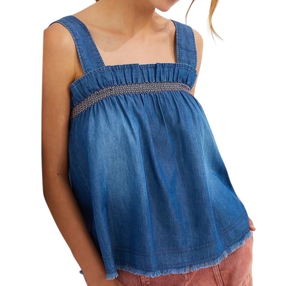 Pilcro Denim Ruffle Smocked Top Chambray Blue Tank Sleeveless Boho Size Small